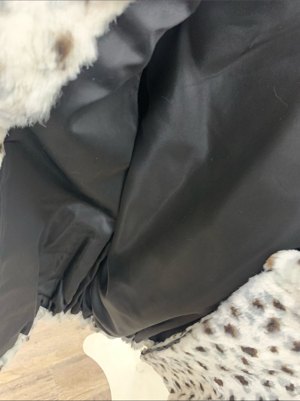 Faux Fur Leopard-Print Teddy Jacket in White - Picture 8 of 8